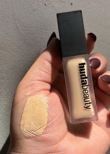 huda beauty faux filter liquid concealer
