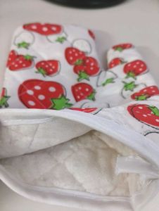 Strawberry Oven Mitt