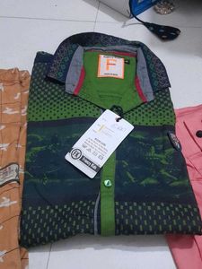 like New Men's Coral Printed Casual Shirt