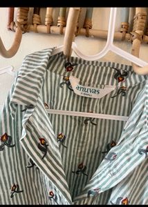 Charming Striped Sleeveless Blouse
