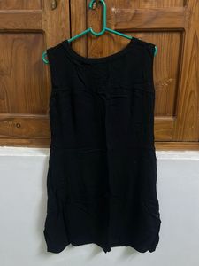 Classic Black Sleeveless Tunic Top