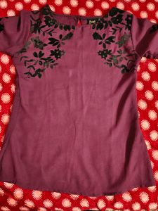 Elegant Floral Embroidered Kurta
