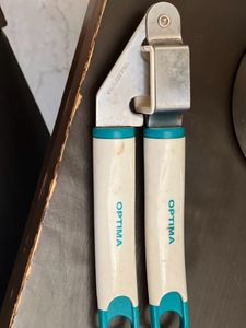 Garlic Crusher