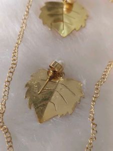 Gold Leaf Pendant Necklace &amp; Earrings Set