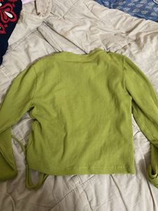 SALE ‼️‼️Lime Green Ruched Long Sleeve Top