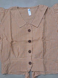Cute Gingham Tie-Front Top