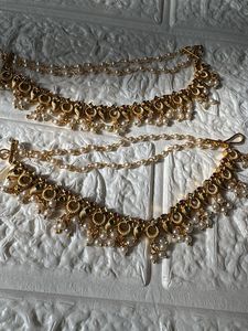 Elegant Gold Ear Chain with Pearls