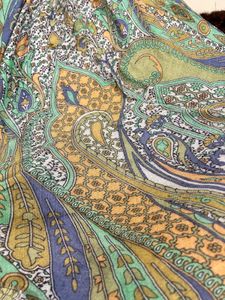 Elegant Paisley Print Scarf