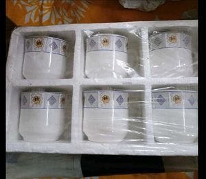 New unused Set of 6 Decorative Tea Cups