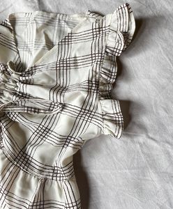 tie up crop top🤍