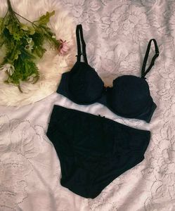 Elegant Black Lace Bra and Panty Set👍👍👍👍