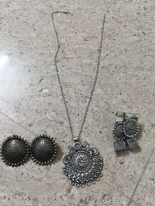 Silver Tone Jewelry Set