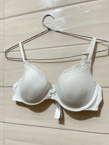 Comfortable White Everyday Bra