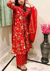 Elegant Red Floral Kurta Set