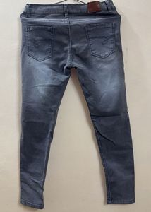 Women's Grey Textured Button-Fly Jeans