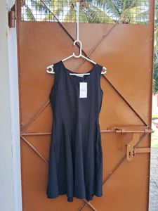 Stalk Black Dress