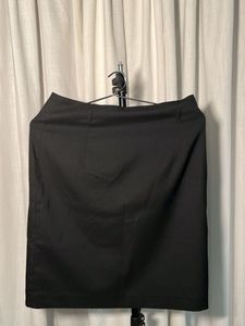 🆕 H&M Classic Black A-Line Skirt