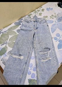 H&amp;M ripped baggy jeans