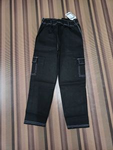 Korean Style New With Tag Black Cargo Jeans