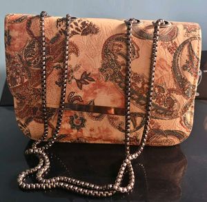 Stylish Paisley Print Clutch Bag