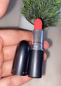 MAC Lipstick - vegas volt