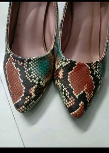 Stylish Snake Print Heels