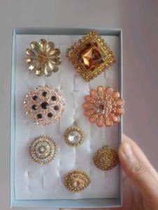 Sparkling Brooch Set