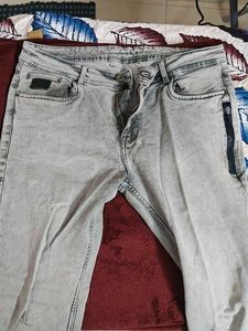 Men's Grey Washed Jeans