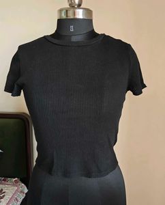 Black Ribbed Cropped Top