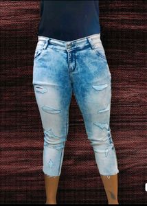 Stylish Ripped Light Wash Jeans