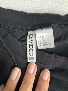 H&amp;M Classic Black Crop top