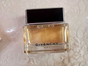 Givenchy Dahlia Noir Eau de Parfum