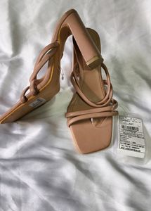 N3.NUDE STRAPPY CHUNKY HEELS