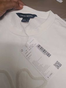 Urban Revivo White Graphic Tee