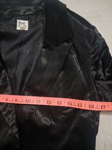 black fitted blazer