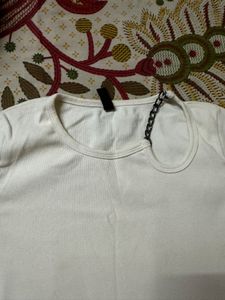 Ribbed White Cropped T-Shirt