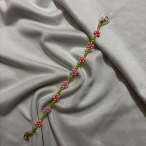Daisy Flower Beaded Bracelet