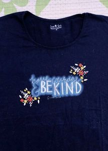SWEET TOUCH Women's 'Be Kind' Graphic T-Shirt