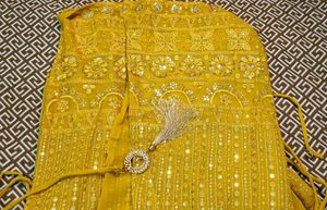 🌸Mustard Naira Suit Set 🌸
