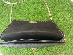 Price drop alert 🔔 ❌Aldo Black Sling Bag
