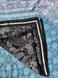 Tropical Print Scarf - Vibrant Toucan Design