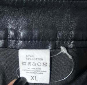 Y2k Pleeted Black Skirt