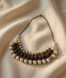 Elegant Pearl & Black Bead Necklace