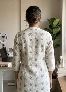 Chic Floral Print Cotton Kurta