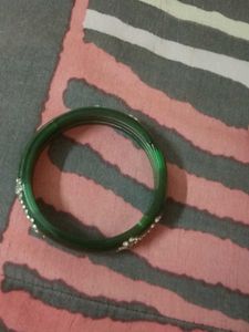 Sparkling Emerald Green Bangle