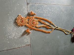 Gold Jewellery Design Set With Beautiful Jumkha