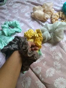 Lot of 8 Scrunchies &amp; Hair Tie