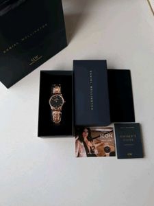 Daniel Wellington Gold Watch