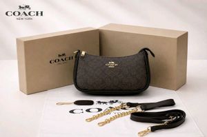 COACH**IMPORTED**12A QUALITY SHOULDER BAG WD box