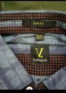 Stylish Van Heusen Men's Checked Shirt